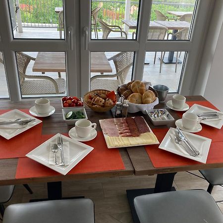 Fogado A Ket Toelgyfahoz Bed & Breakfast Sumeg Exterior photo