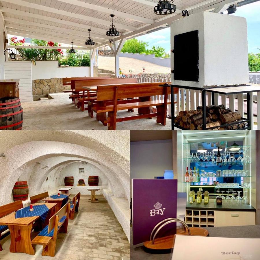 Fogado A Ket Toelgyfahoz Bed & Breakfast Sumeg Exterior photo