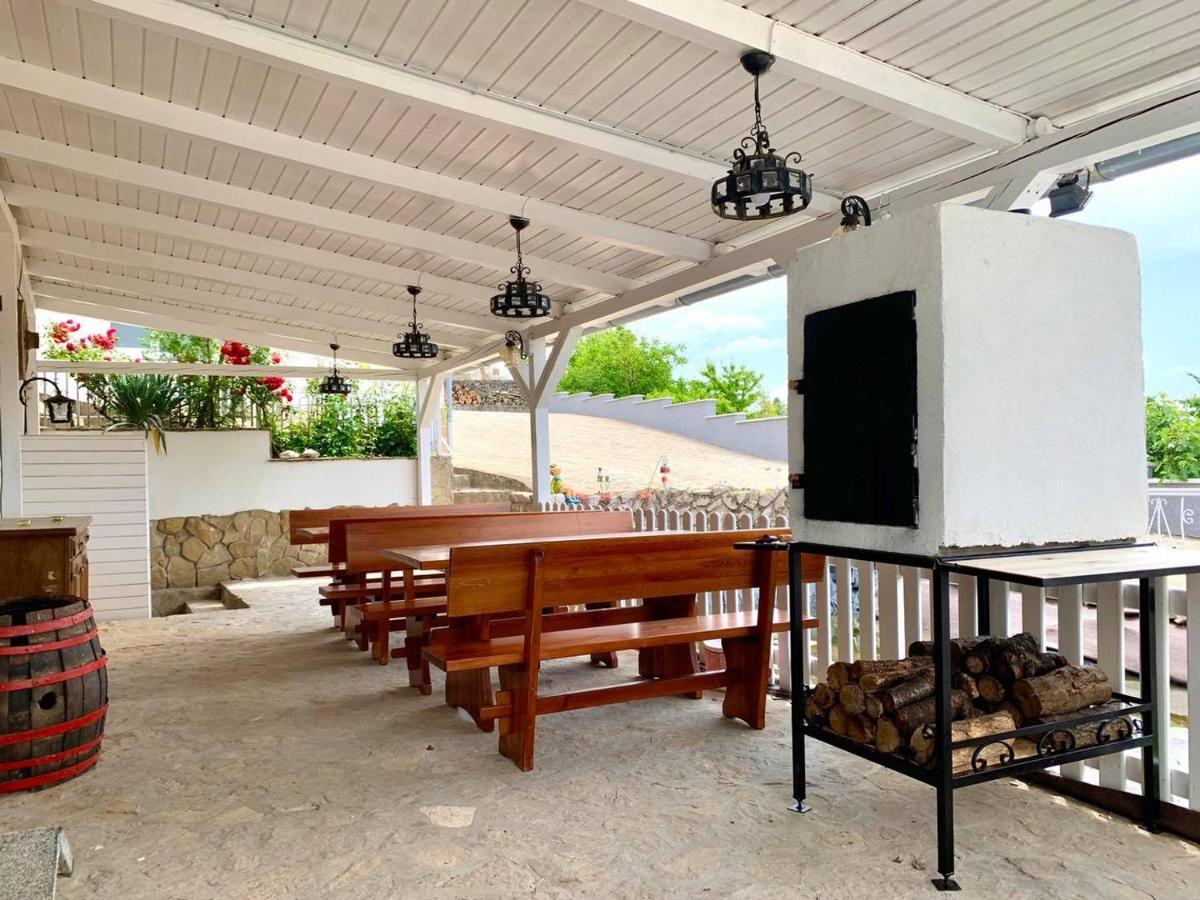 Fogado A Ket Toelgyfahoz Bed & Breakfast Sumeg Exterior photo